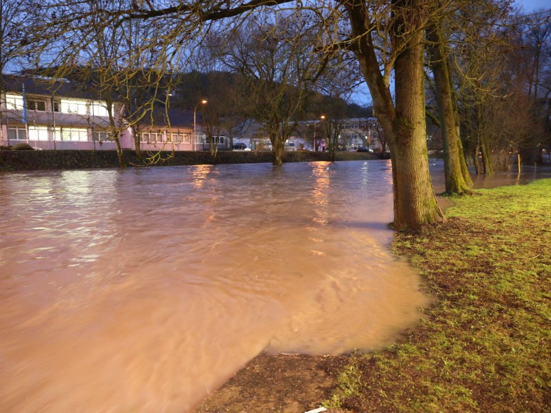 Nach starken Regenfällen waren am Donnerstagmorgen Teile Hildburghausens überschwemmt.