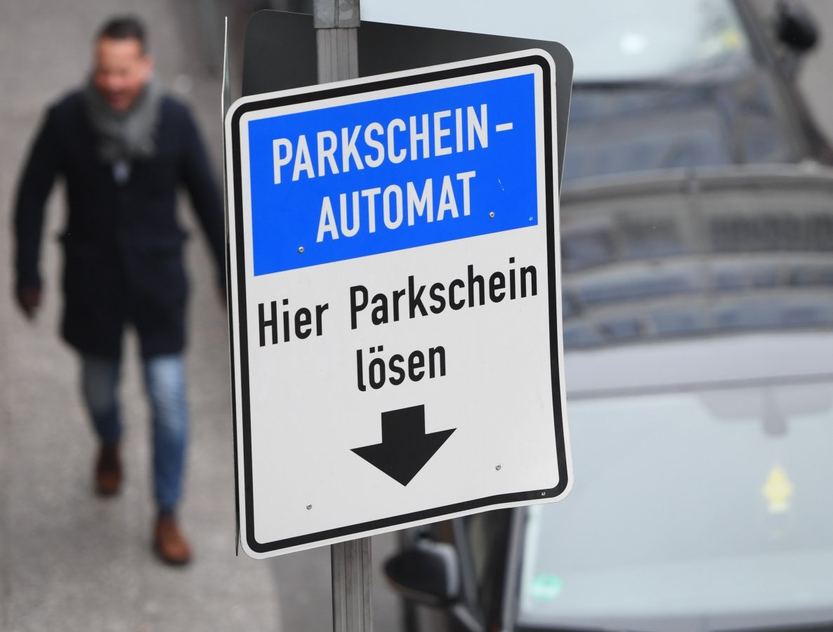 parken parkplatz schild ticket