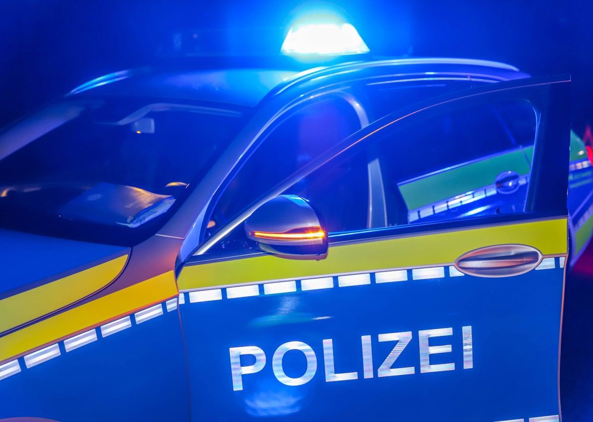 polizei blaulicht autobahn nacht thüringen