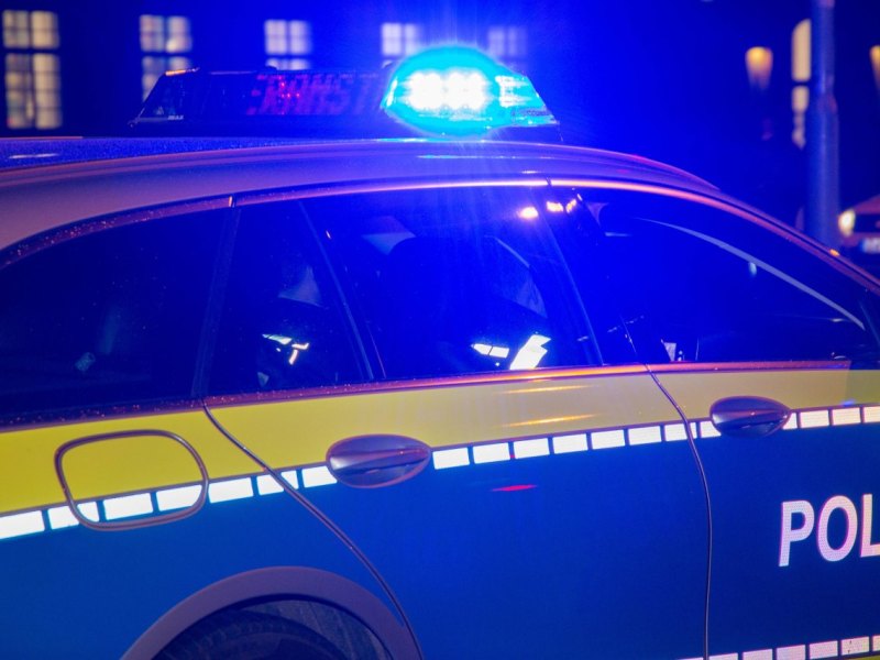 polizei gera blaulicht nachts