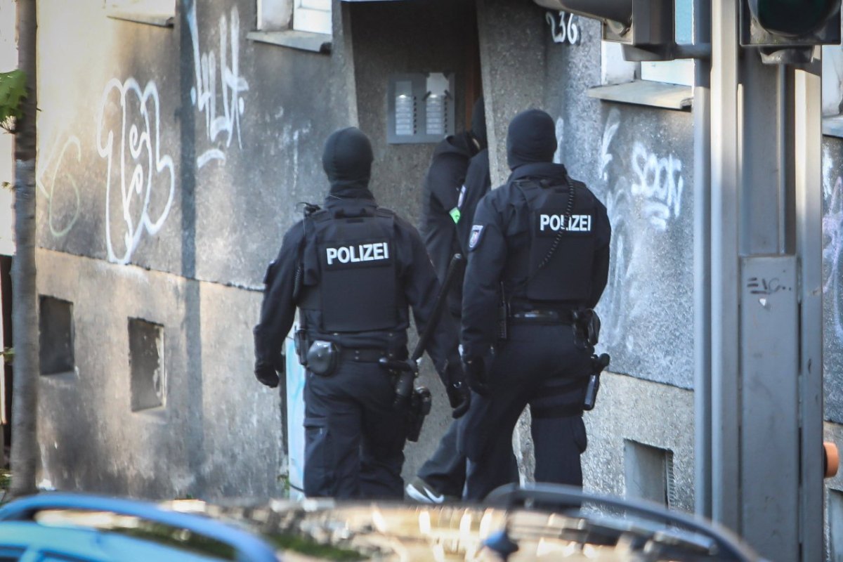 polizei razzia thüringen hass im netz hasskommentare nordhausen gera bka wiesbaden