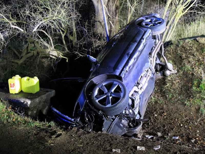 unfall thüringen tiefenbach werther wolkramshausen audi brücke mann schwer verletzt polizei