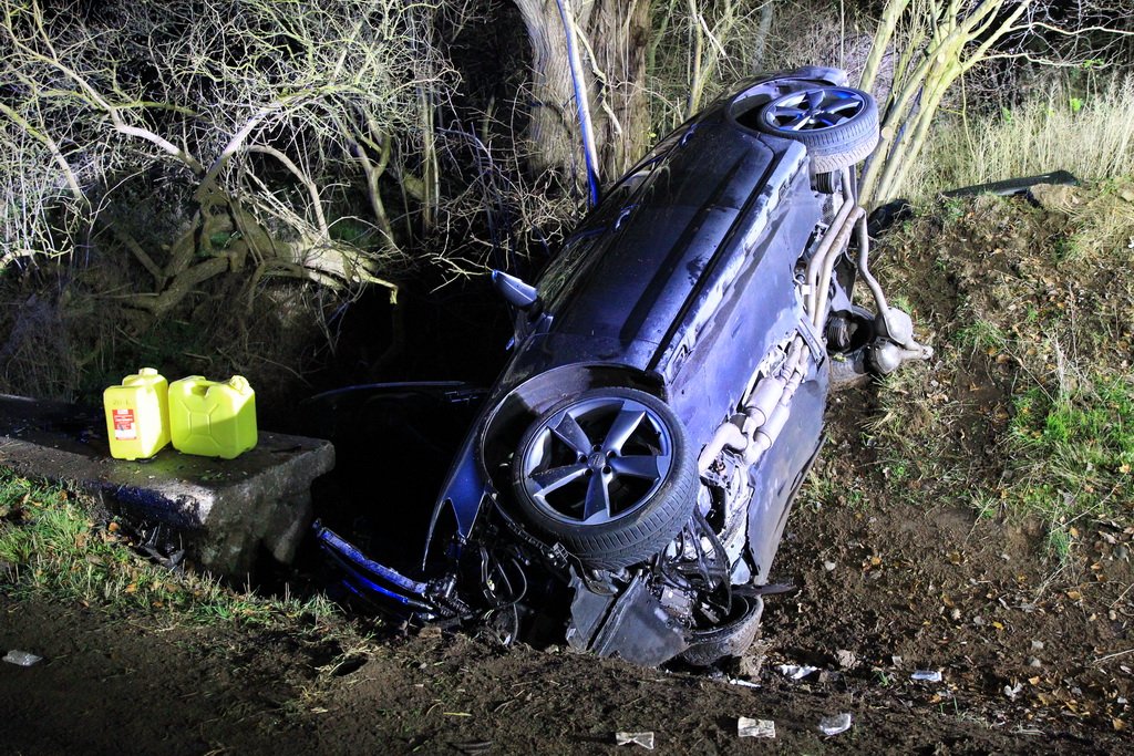 unfall thüringen tiefenbach werther wolkramshausen audi brücke mann schwer verletzt polizei