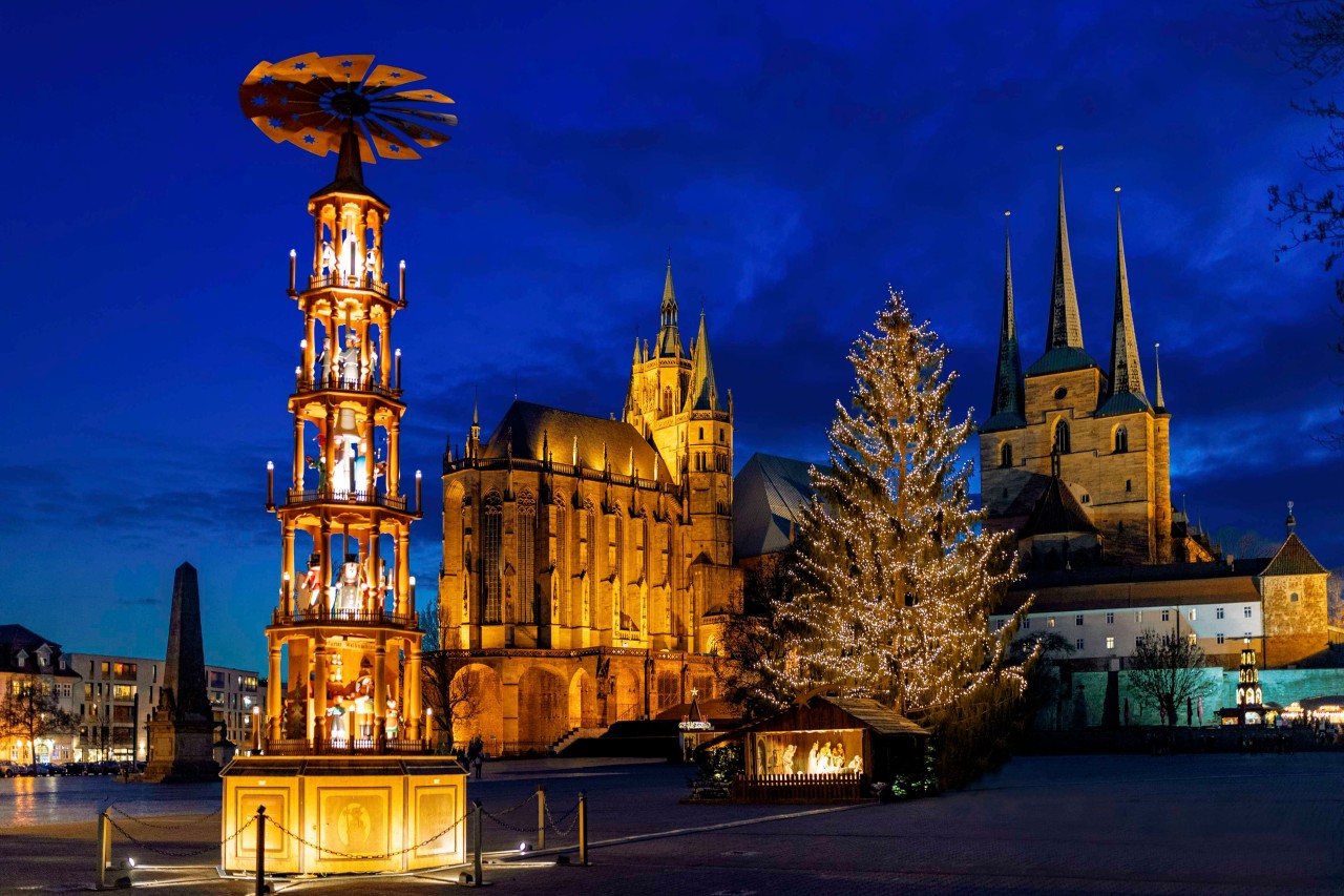 Der Erfurter Weihnachtmarkt, der sonst auf dem Domplatz stattfindet, fällt wegen des Corona-Infektionsgeschehens 2020 aus.