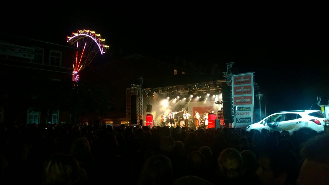 Das Bühnenprogramm beim Weimarer Zwiebelmarkt ist gern mal etwas rustikaler. 