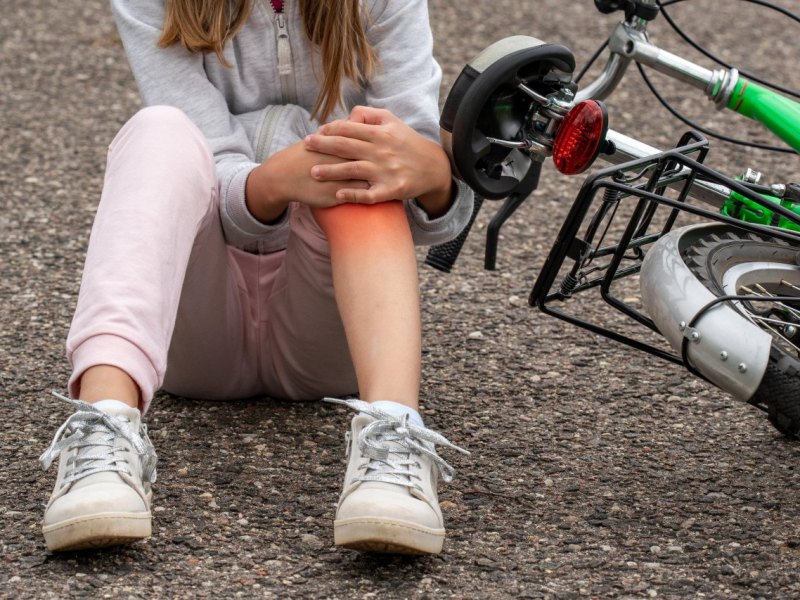 Mädchen Unfall Rad