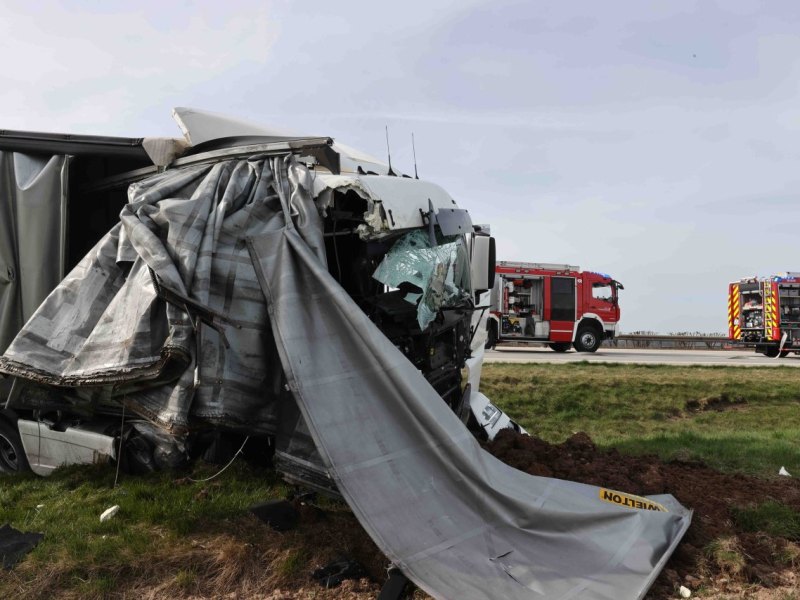 a4 thüringen lkw crash.JPG