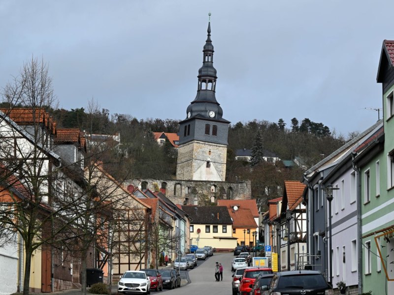 bad frankenhausen schiefer turm.jpg