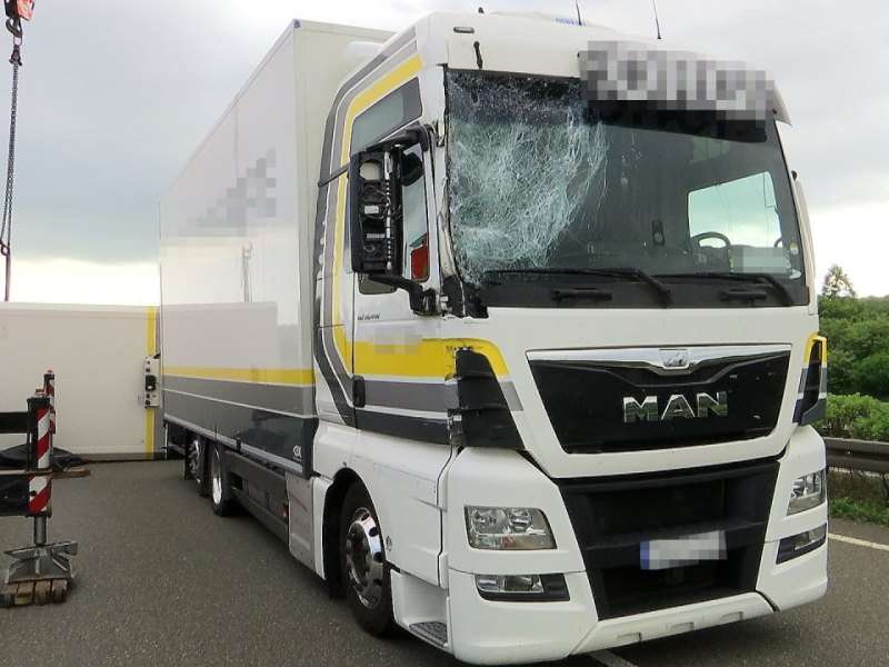 erfurt unfall gigaliner.jpg