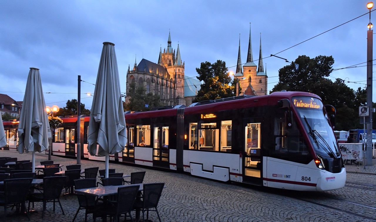 Verkehrsunternehmen in Thüringen sind in Sorge wegen dem 9-Euro-Ticket. (Symbolbild)