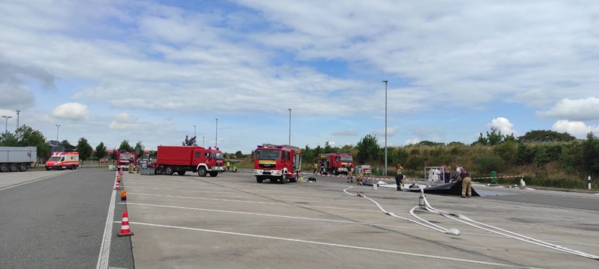 a4 in thüringen gefahrgut lkw.jpg