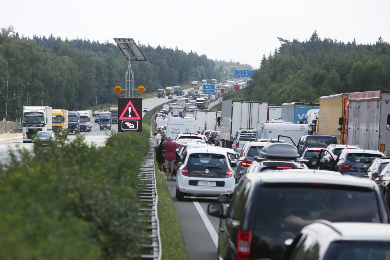 Auf der Flucht aus der Ukraine über Polen nach Thüringen musste eine Mutter ihre Tochter den ganzen Weg über tragen. (Symbolbild)