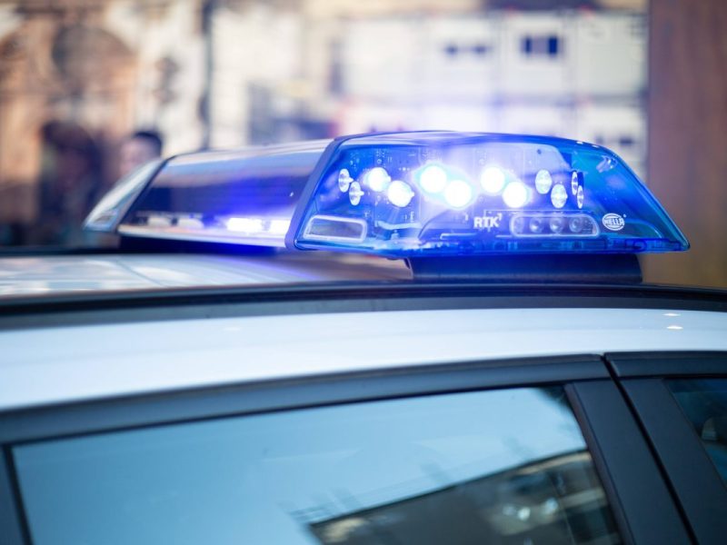 Blick auf Polizeiblaulicht