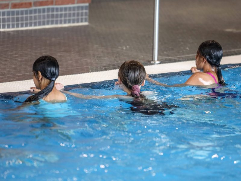 Erfurt Kinder im Schwimmbecken