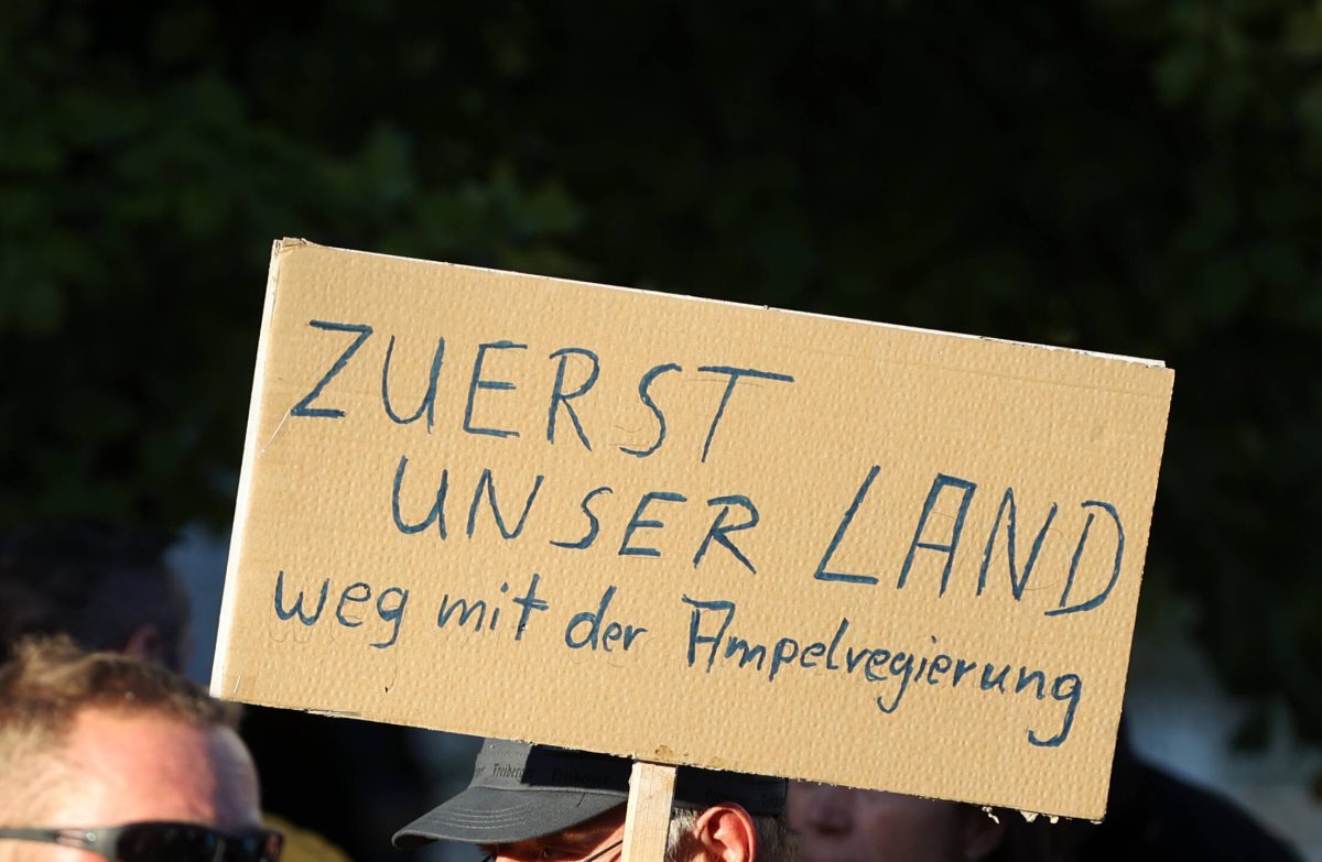 Schild bei einer Demo in Thüringen