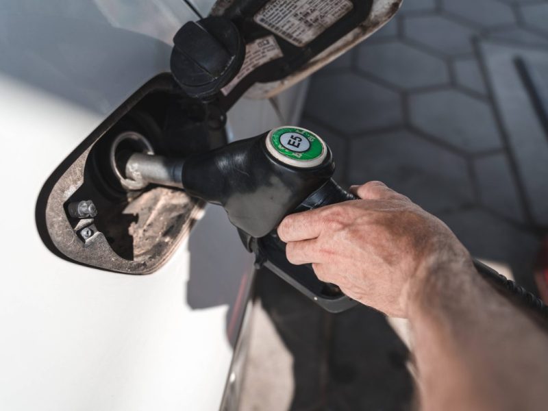 Eine Tankstellen-Mitarbeiterin aus Thüringen hatte den richtigen Riecher – durch ihr Handeln hat sie möglicherweise einen schweren Unfall verhindert.