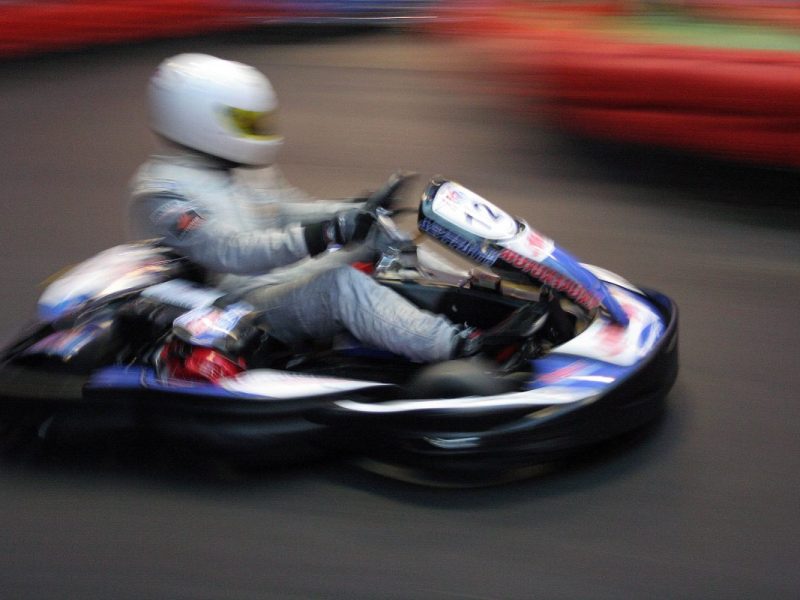 Jena Kart fährt über die Bahn