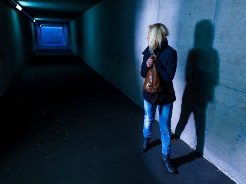 Eine Frau hat in Thüringen einen schlimmen Moment erleben müssen. Jetzt sucht die Polizei Gotha nach Zeugen! (Symbolbild)