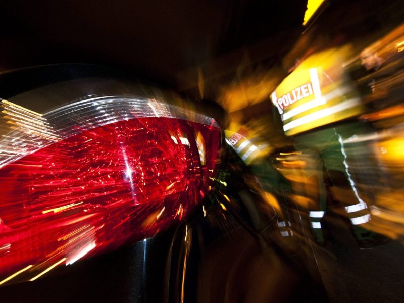 In Erfurt haben sich zwei Auto-Poser duelliert. Bei ihrem verbotenen Rennen verletzten sie eine Frau. Aber auch das war ihnen offenbar egal...