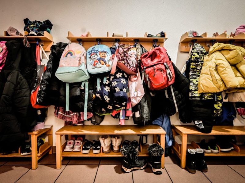 Weimar Jacken und Schuhe in einer Kita