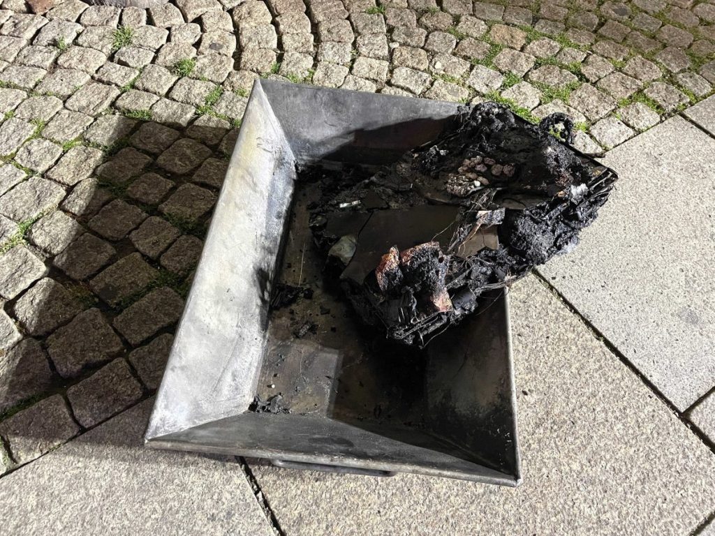 Möglicherweise ist dieser Laptop die Brandursache.