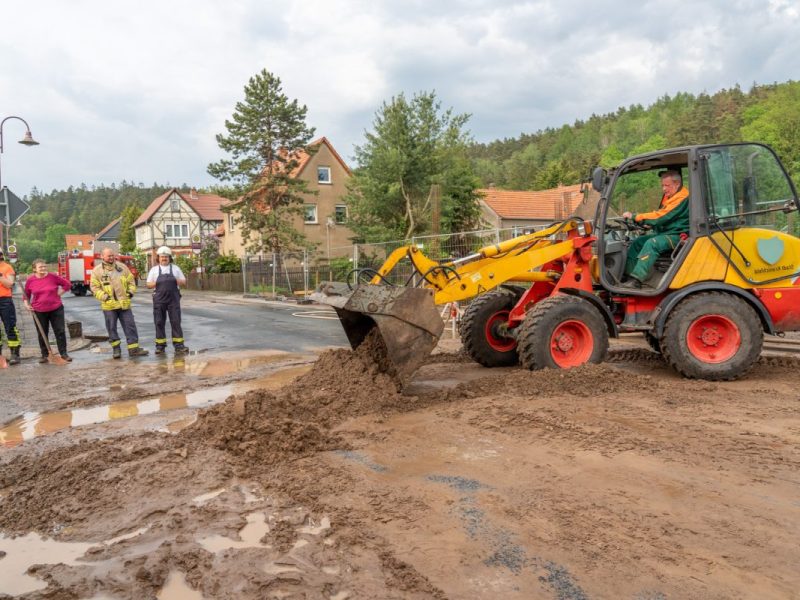 Eine Schlammlawine hat ihre Spuren in Thüringen hinterlassen.