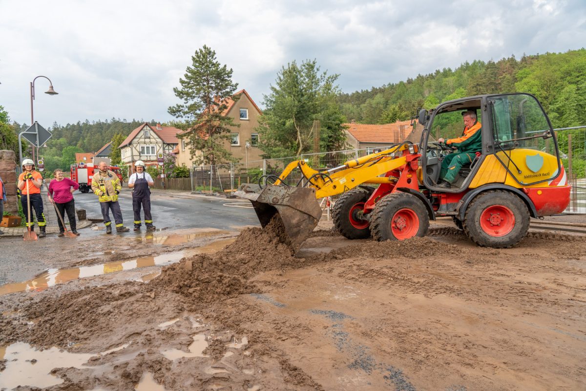 Eine Schlammlawine hat ihre Spuren in Thüringen hinterlassen.