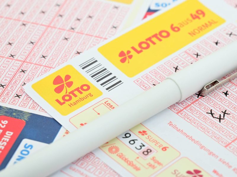 Ein Lotto-Spieler aus Thüringen konnte sich seine Urlaubskasse aufbessern! (Symbolbild)