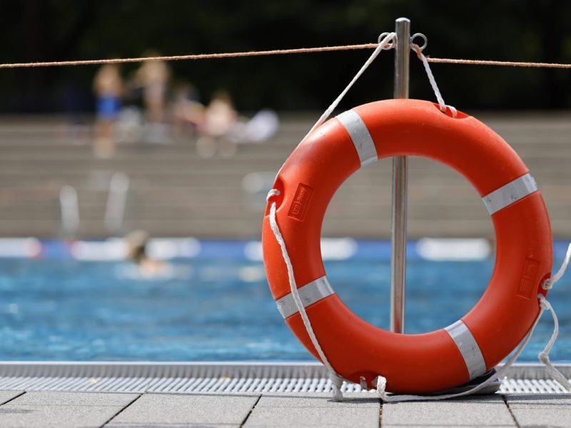 Becken im Freibad