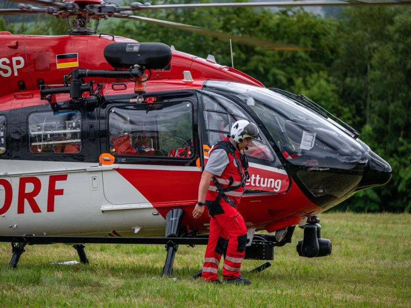 Ein Motorradfahrer hat in Thüringen einen Trecker überholen wollen. Dann kam es zum tödlichen Drama.