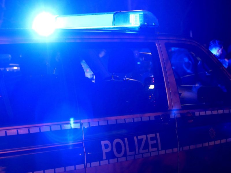 Erfurt: Dacia bleibt ohne Grund stehen! Als die Polizisten nachschauen, fallen sie aus allen Wolken