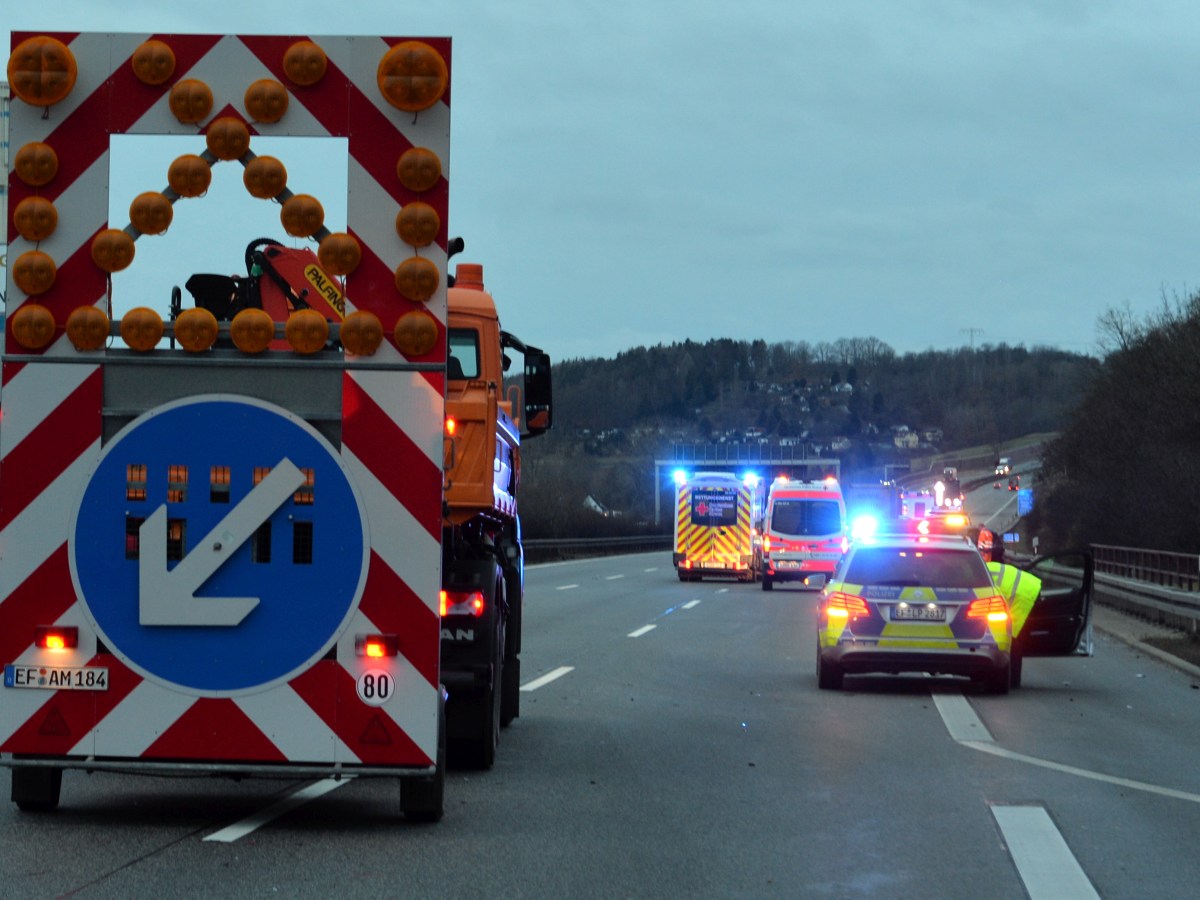 Unbekannter Fahrzeugführer verursacht Verkehrsunfallflucht in Kaltennordheim und hinterlässt Sachschaden