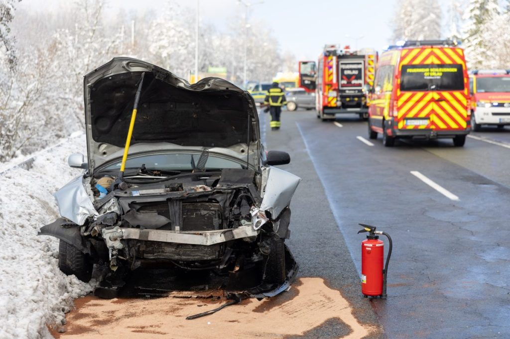 Bei Suhl kam es am Donnerstag zu einem schweren Verkehrsunfall.