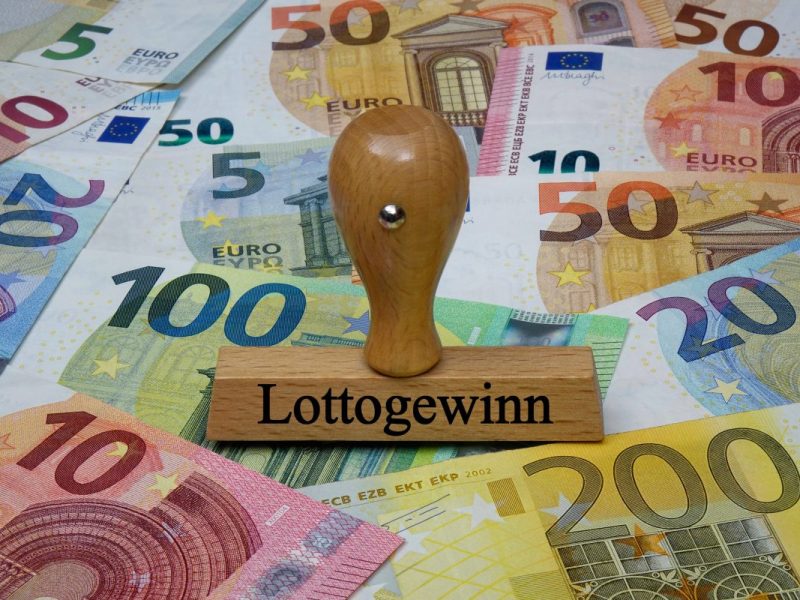 Lotto: Freundin macht nach Millionen-Gewinn Schluss – ihr Ex behält keinen Cent