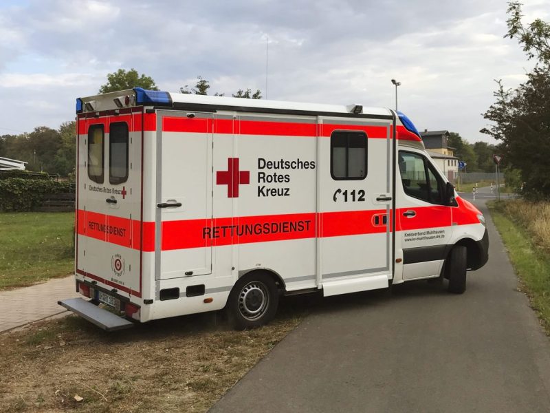 In Thüringen sind zwei Männer bei einem Arbeits-Unfall schwer verletzt worden. Einer der beiden erlitt schwerste Kopf-Verletzungen.