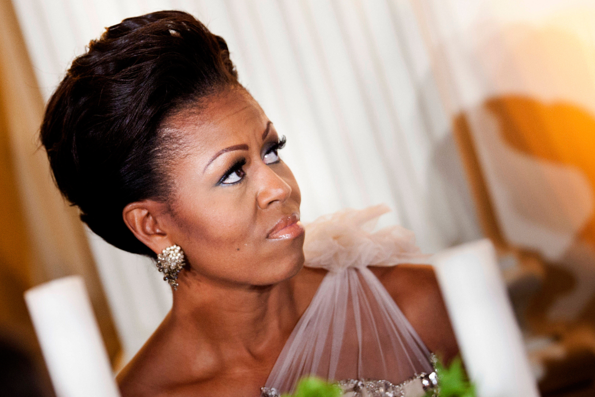 Über Michelle Obama wird die falsche Behauptung verbreitet, sie sei eigentlich ein Mann.