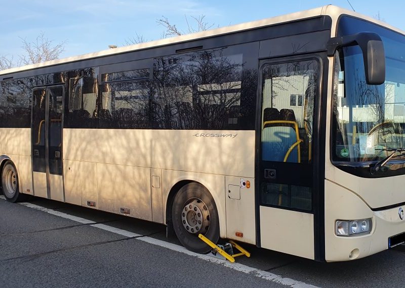 Drei von fünf in Thüringen kontrollierten Bussen waren gefährliche Geschosse.