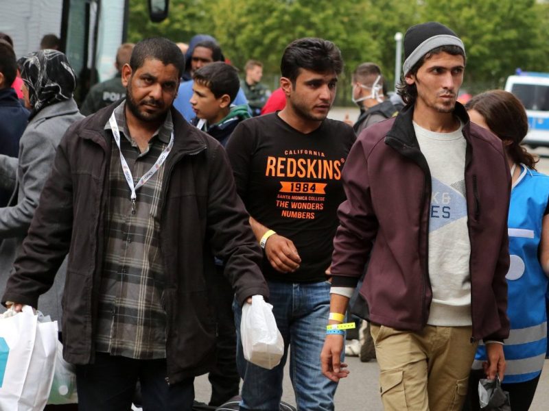 Der Sachverständigenrat für Integration und Migration rät aus rechtlichen und integrationspolitischen Gründen von einer Arbeitspflicht für Flüchtlinge ab. (Archivbild)