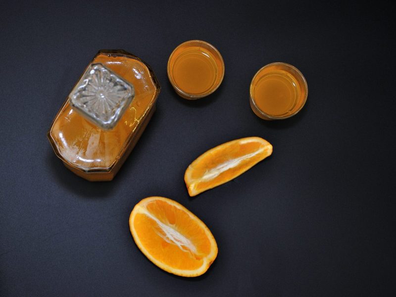 Rezept: Knallige Farbe, fruchtiger Geschmack: Selbst gemachten Nimm-2-Schnaps solltest du dir auf gar keinen Fall entgehen lassen!