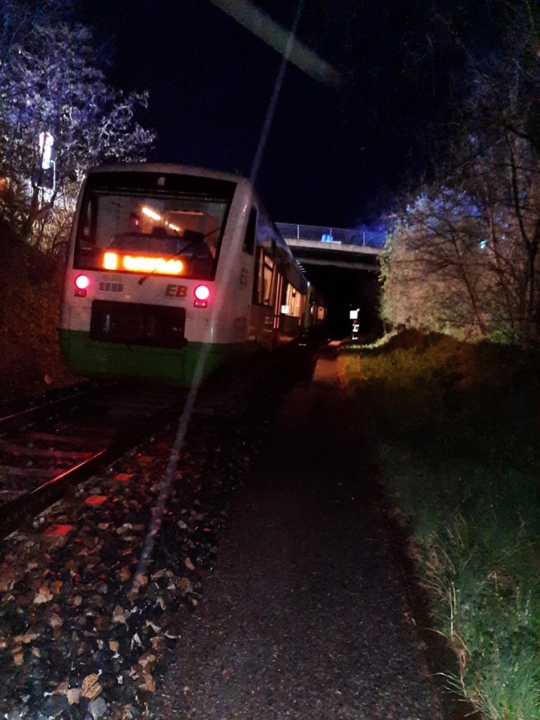 Gefährlicher Eingriff in den Bahnverkehr bei Pößneck, Bundespolizei bittet um Mithilfe