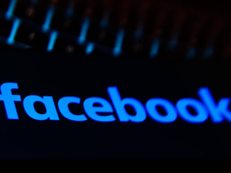Die Bundesregierung postet etwas bei Facebook und das Netz explodiert förmlich. (Symbolbild)