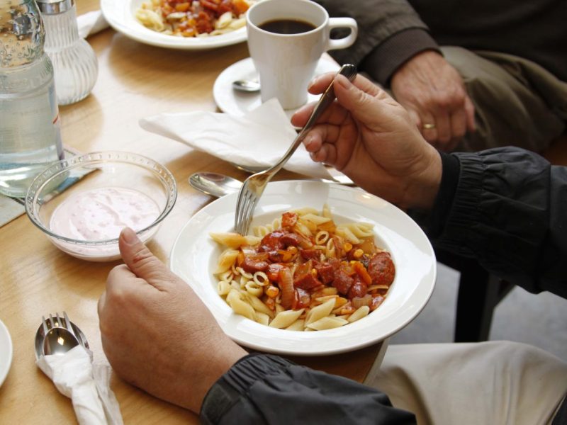 Das klassische Wurstgulasch weckt Erinnerungen. (Symbolbild)