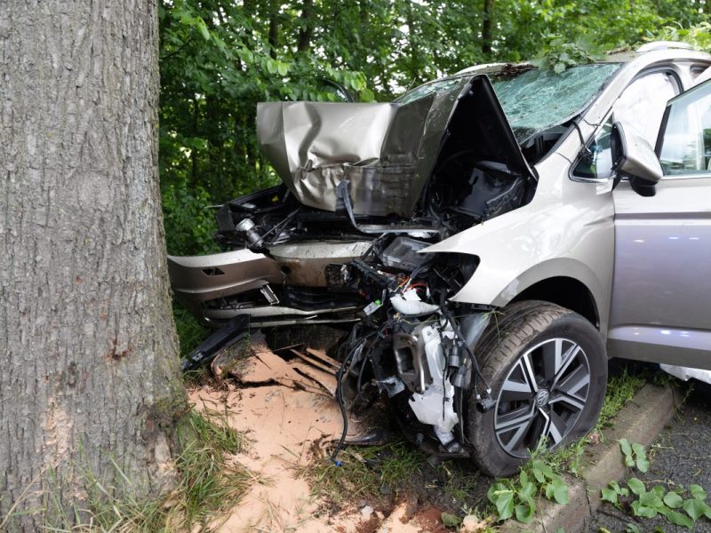 Am Sonntag verstarb ein Mann bei einem Verkehrsunfall in Hildburghausen.