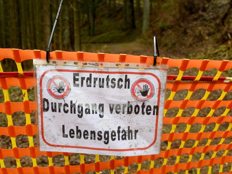 Das Wetter in Thueringen zeigt sich von seiner herbstlichen Seite. Der Dauerregen bringt eine Gefahr mit, die du nicht unterschätzen solltest.
