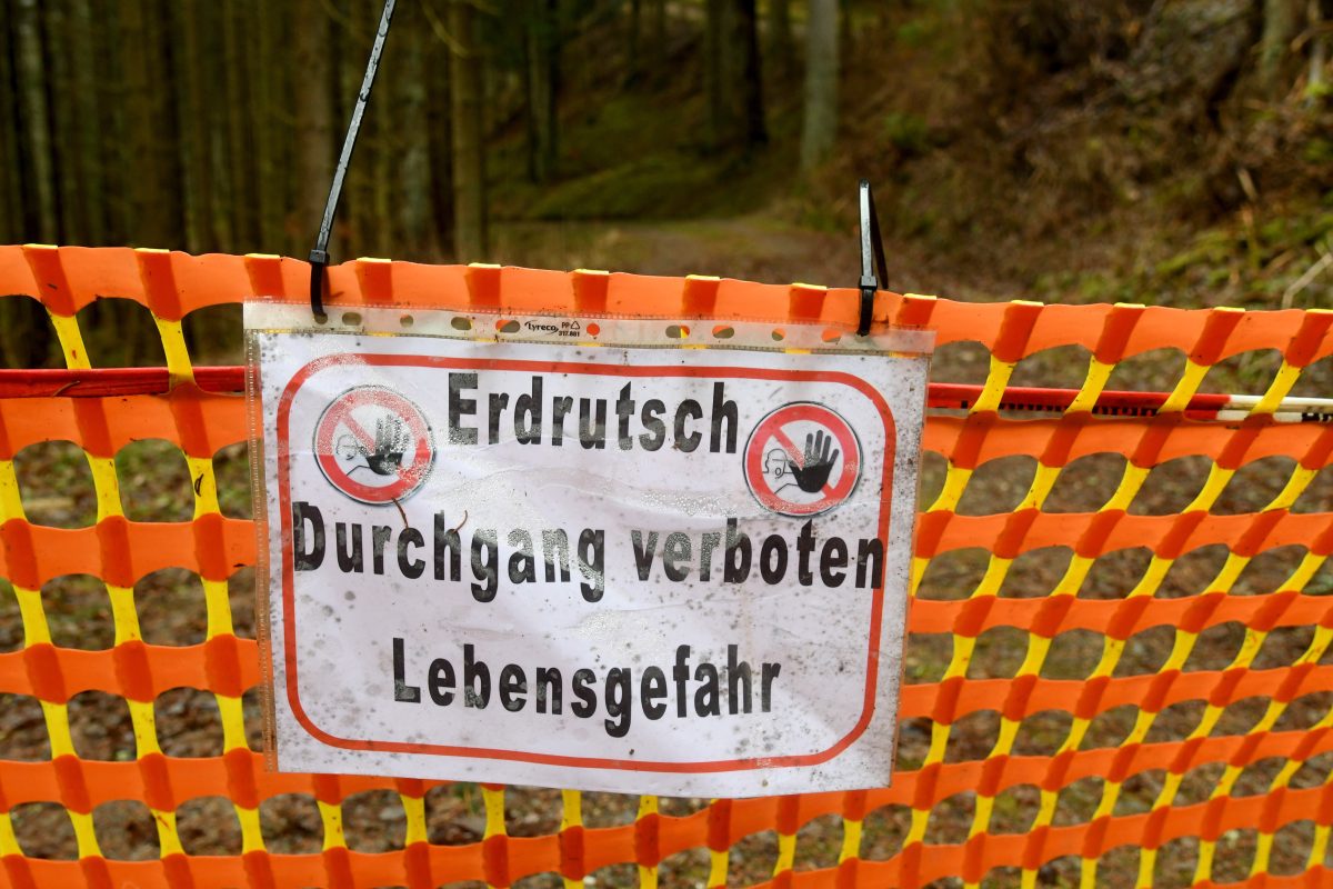 Das Wetter in Thueringen zeigt sich von seiner herbstlichen Seite. Der Dauerregen bringt eine Gefahr mit, die du nicht unterschÃ¤tzen solltest.