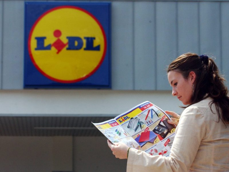 Lidl-Kunde schaut in Prospekt und erlebt Preis-Schock – „Abzocke“