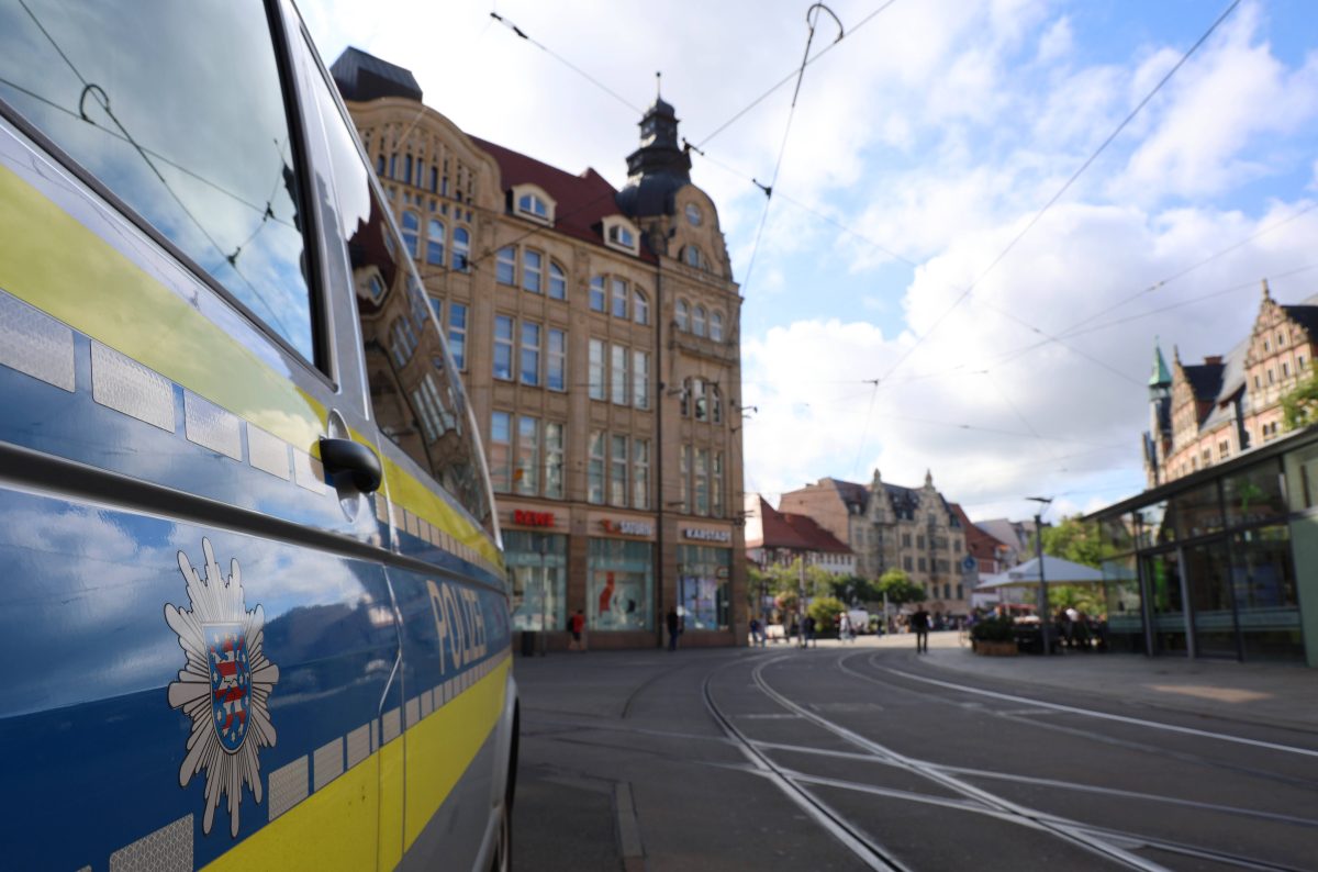 Mann schießt in Erfurt mit „pistolenähnlichem Gegenstand“ auf Straßenbahn!