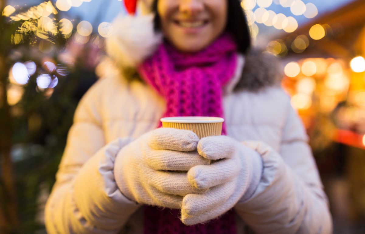 In Erfurt steht der Weihnachtsmarkt vor der Tür. Hier verraten wir dir, wo du in diesem Jahr besonders günstigen Glühwein bekommen kannst.