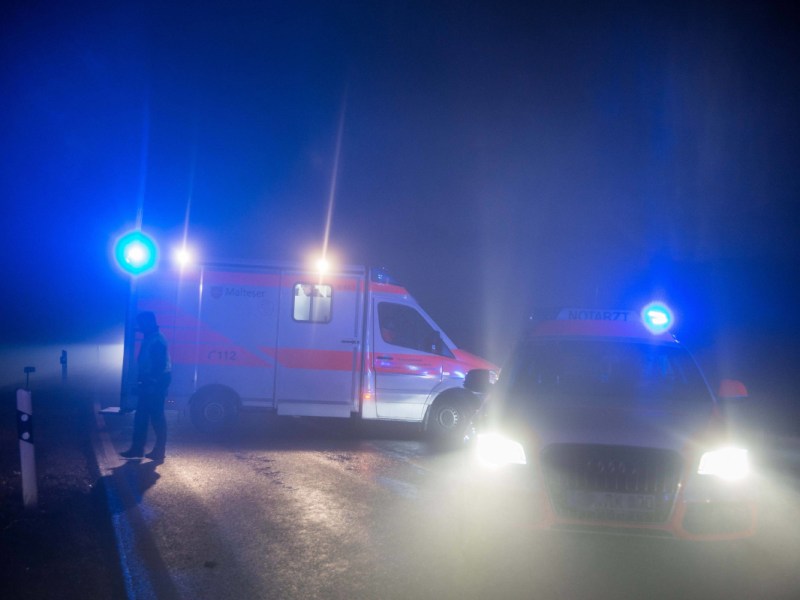 In Thüringen ist es zu einem schrecklichen Verkehrsunfall gekommen. Für einen Mann kam jede Hilfe zu spät, er verstarb an der Unglücksstelle.