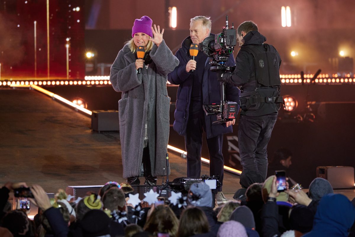 Andrea Kiewel und Johannes B. Kerner bei der alljÃ¤hrlichen ZDF-Silvestershow am Brandenburger Tor.